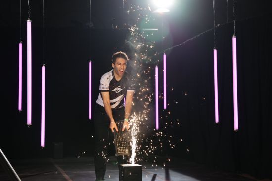 永劫无间联手张若昀田雨打造武侠TVC引发热潮